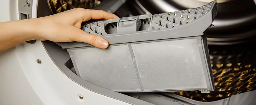 Signs Of A Clogged Dryer Lint Trap in Chanhassen, Minnesota